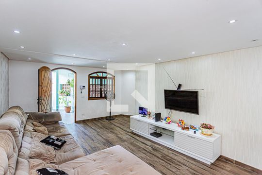 Casa à venda com 4 quartos, 230m² em Parque Sao Luis, São Paulo