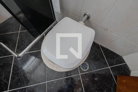 Banheiro de apartamento para alugar com 2 quartos, 47m² em Consolação, São Paulo