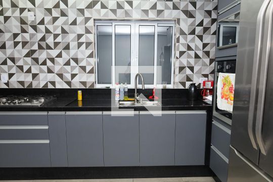 Cozinha  de casa à venda com 3 quartos, 250m² em Vila Santana, São Paulo