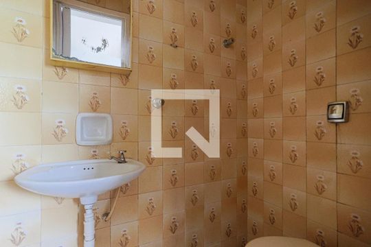 Banheiro de apartamento à venda com 3 quartos, 90m² em Tristeza, Porto Alegre