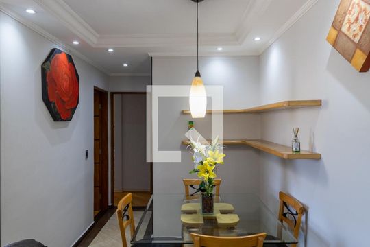 Sala de apartamento à venda com 2 quartos, 58m² em Vila Carmosina, São Paulo