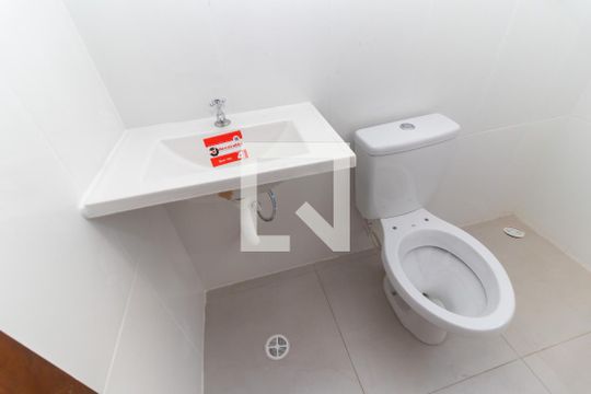 Banheiro de apartamento para alugar com 2 quartos, 40m² em Vila Taquari, São Paulo