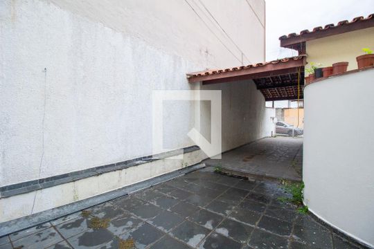 Garagem de casa para alugar com 3 quartos, 120m² em Jardim Nova Manchester, Sorocaba
