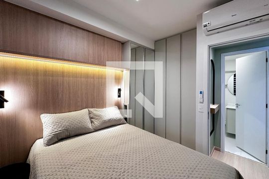 Quarto de apartamento para alugar com 1 quarto, 33m² em Santo Amaro, São Paulo