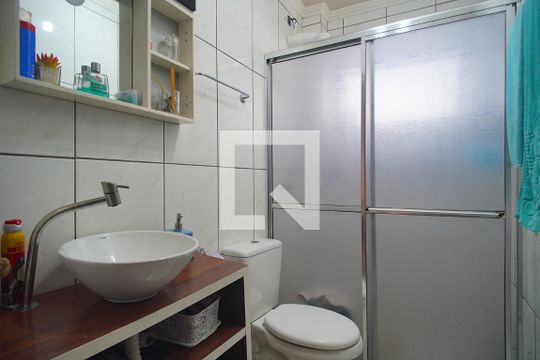 Banheiro de apartamento à venda com 2 quartos, 63m² em Pátria Nova, Novo Hamburgo