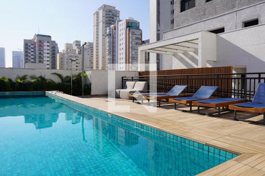 Piscina de kitnet/studio à venda com 1 quarto, 27m² em Pinheiros, São Paulo