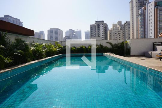 Piscina de kitnet/studio à venda com 1 quarto, 27m² em Pinheiros, São Paulo