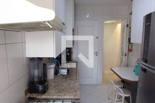 Cozinha de apartamento à venda com 4 quartos, 98m² em Vila Sonia, São Paulo