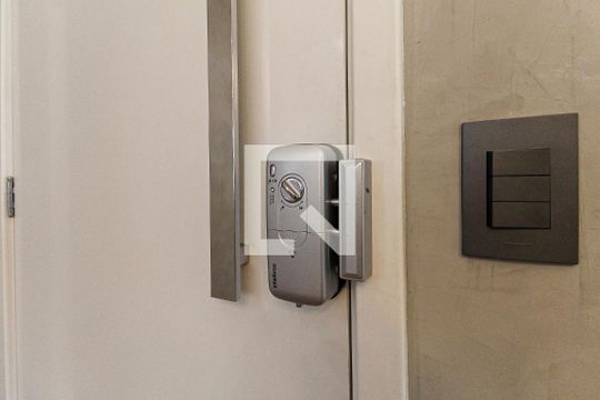 Sala de apartamento à venda com 1 quarto, 40m² em Vila Taquari, São Paulo