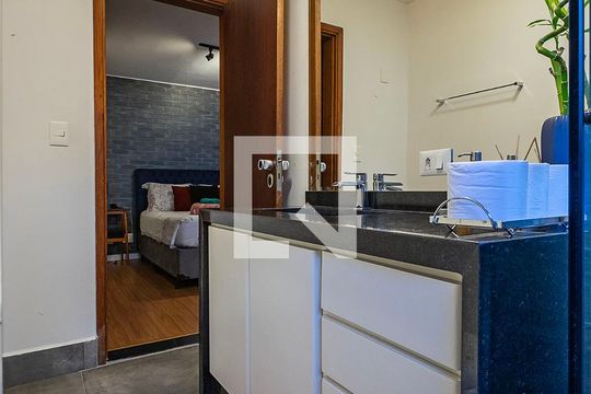 Suíte - Banheiro de apartamento à venda com 1 quarto, 60m² em Cerqueira César, São Paulo