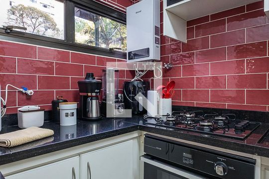 Sala/Cozinha de apartamento à venda com 1 quarto, 60m² em Cerqueira César, São Paulo