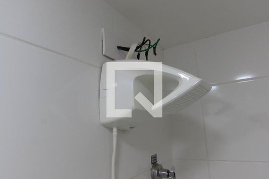 Banheiro de apartamento à venda com 1 quarto, 24m² em Panamby, São Paulo