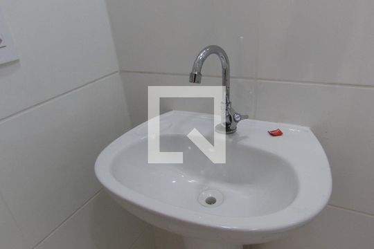 Banheiro de apartamento à venda com 1 quarto, 24m² em Panamby, São Paulo