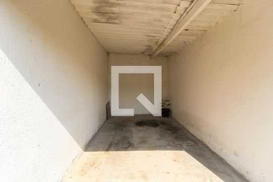 Garagem de apartamento para alugar com 2 quartos, 50m² em Jardim Bonifacio, São Paulo
