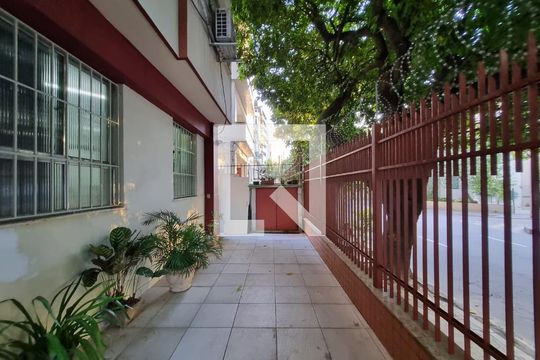 Hall de apartamento para alugar com 2 quartos, 60m² em Tijuca, Rio de Janeiro