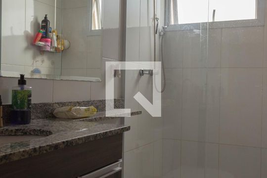 Banheiro da Suíte 1 de apartamento à venda com 2 quartos, 70m² em Nova Petrópolis, São Bernardo do Campo