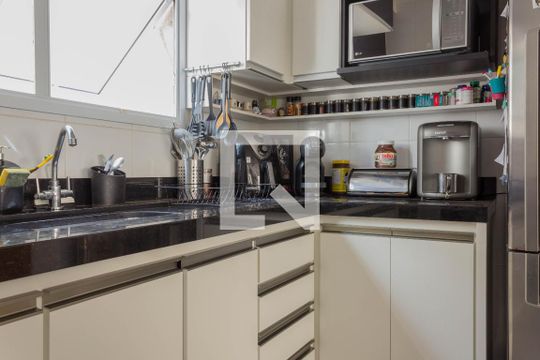 Cozinha de apartamento à venda com 2 quartos, 70m² em Nova Petrópolis, São Bernardo do Campo