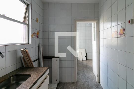 Cozinha de apartamento à venda com 4 quartos, 110m² em Santo Antônio, Belo Horizonte