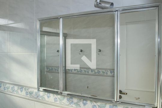 Banheiro  de casa à venda com 3 quartos, 102m² em Vila Prudente, São Paulo