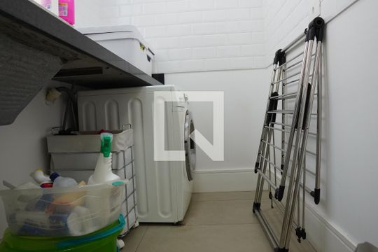 Área de Serviço de casa para alugar com 4 quartos, 278m² em Boaçava, São Paulo