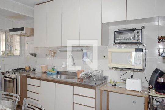 Cozinha de apartamento à venda com 3 quartos, 115m² em Vila Madalena, São Paulo