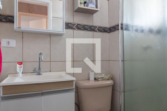 Banheiro de apartamento à venda com 2 quartos, 52m² em Vila Amália (zona Norte), São Paulo