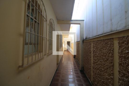 Quintal lateral de casa à venda com 4 quartos, 195m² em Jardim Consorcio, São Paulo