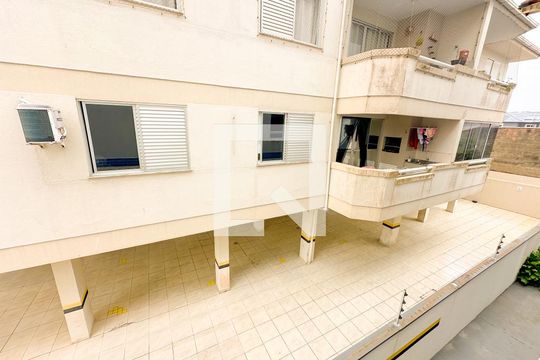 Vista do Quarto 1 de apartamento para alugar com 3 quartos, 94m² em Ingleses do Rio Vermelho, Florianópolis