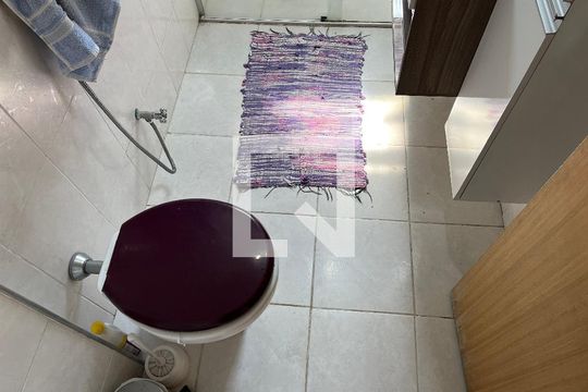 Banheiro de apartamento à venda com 2 quartos, 66m² em Água Branca, São Paulo