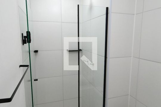 Banheiro de apartamento para alugar com 2 quartos, 36m² em Usina Piratininga, São Paulo