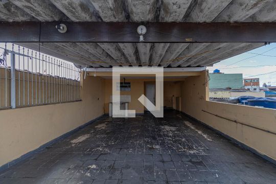 Terraço de casa para alugar com 2 quartos, 450m² em Jardim Danfer, São Paulo