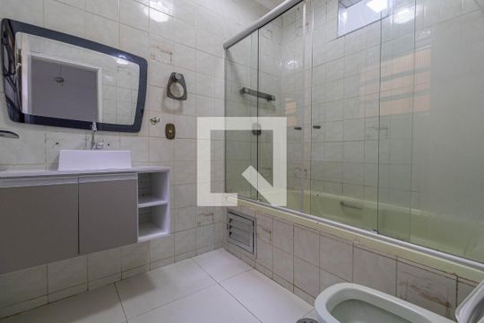 Banheiro Suíte de casa para alugar com 2 quartos, 450m² em Jardim Danfer, São Paulo