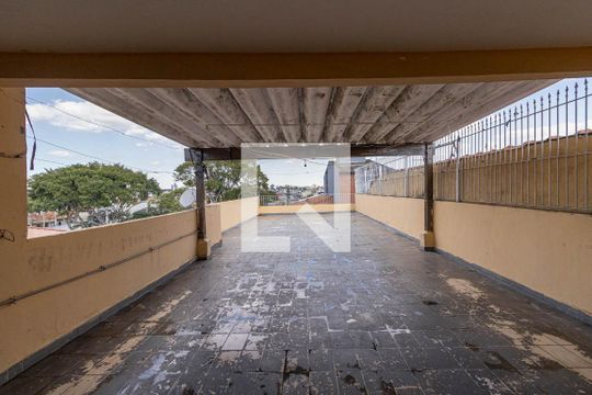 Terraço de casa para alugar com 2 quartos, 450m² em Jardim Danfer, São Paulo