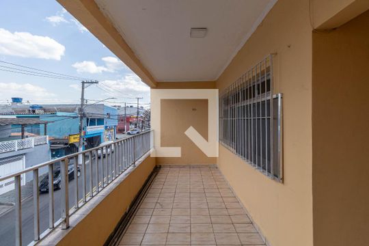 Varanda de casa para alugar com 2 quartos, 450m² em Jardim Danfer, São Paulo