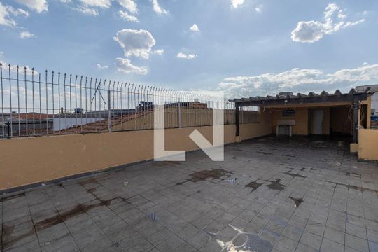 Terraço de casa para alugar com 2 quartos, 450m² em Jardim Danfer, São Paulo