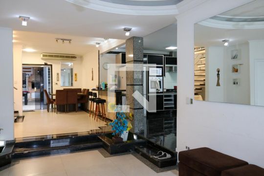 Casa à venda com 6 quartos, 350m² em Jardim São Caetano, São Caetano do Sul