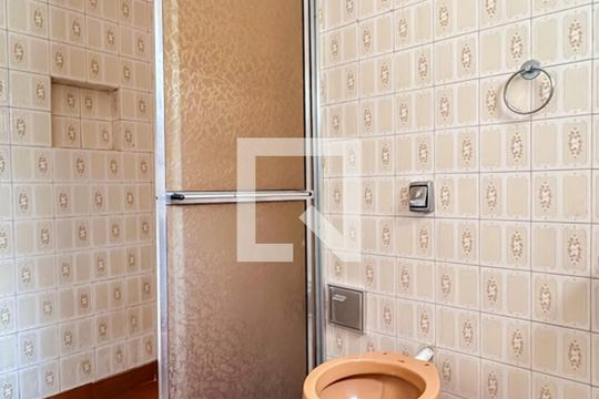 Banheiro da Suíte 1 de casa de condomínio à venda com 2 quartos, 150m² em Vila Monumento, São Paulo