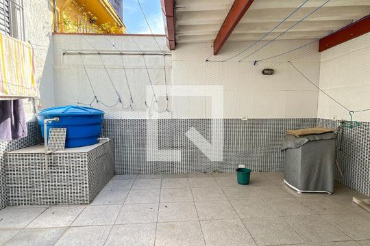 Quintal de casa à venda com 3 quartos, 175m² em Parque Monteiro Soares, São Paulo