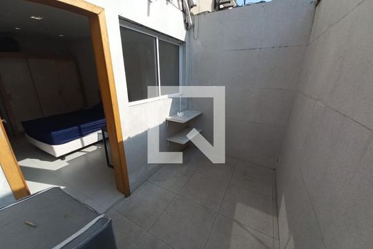 Área de Serviço de casa para alugar com 1 quarto, 63m² em Esplanada dos Barreiros, São Vicente