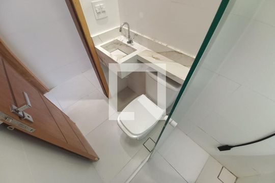 Banheiro de casa para alugar com 1 quarto, 63m² em Esplanada dos Barreiros, São Vicente