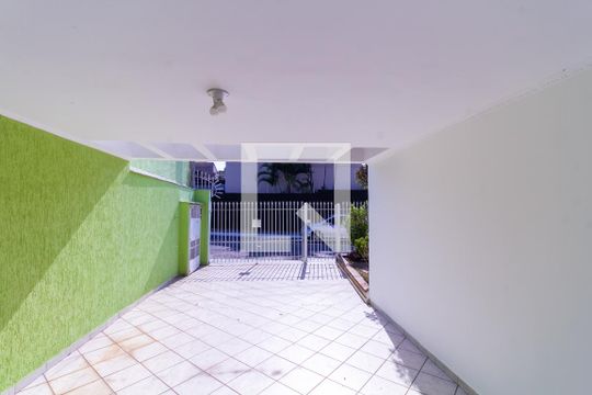 Garagem de casa para alugar com 3 quartos, 300m² em Vila Ivone, São Paulo