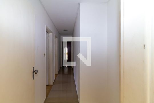 Corredor dos Quartos de casa para alugar com 3 quartos, 300m² em Vila Ivone, São Paulo