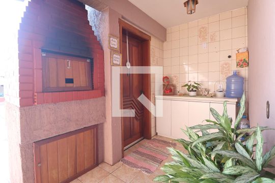 Churrasqueira de casa à venda com 4 quartos, 170m² em Estância Velha, Canoas