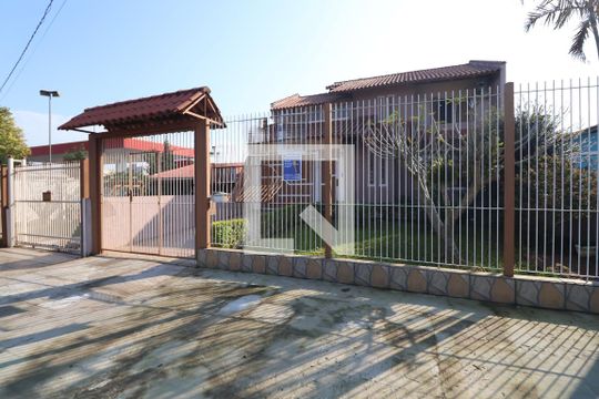 Fachada de casa à venda com 4 quartos, 170m² em Estância Velha, Canoas