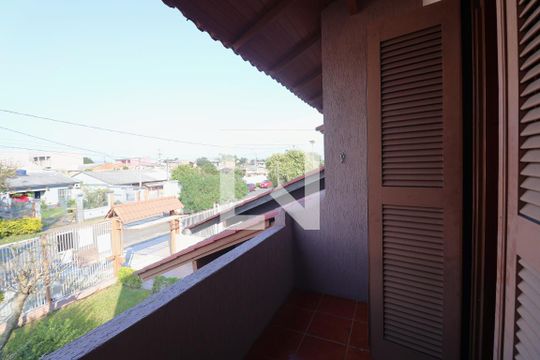 Sacada de casa à venda com 4 quartos, 170m² em Estância Velha, Canoas