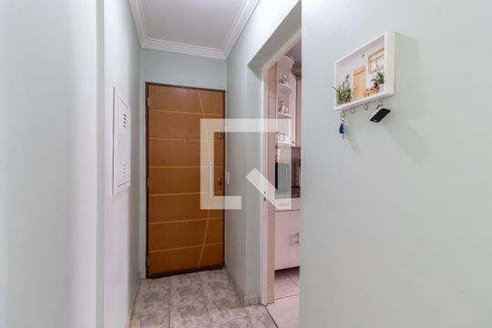 Corredor de Entrada de apartamento à venda com 2 quartos, 75m² em Vila Amélia, São Paulo