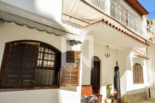 Fachada de casa à venda com 3 quartos, 152m² em Vila Isabel, Rio de Janeiro