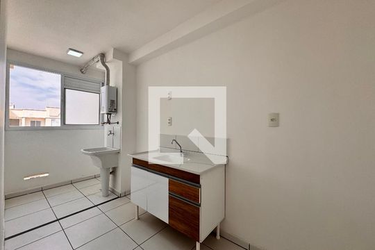 Cozinha de apartamento para alugar com 2 quartos, 48m² em Parque João Ramalho, Santo André