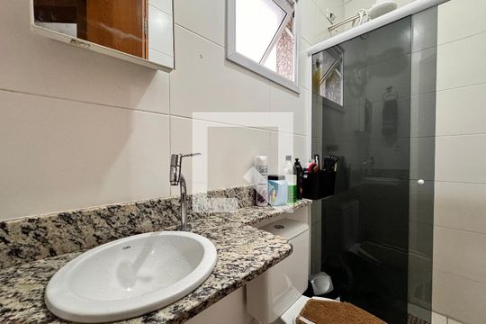 Banheiro  de apartamento à venda com 3 quartos, 89m² em Vila Humaita, Santo André