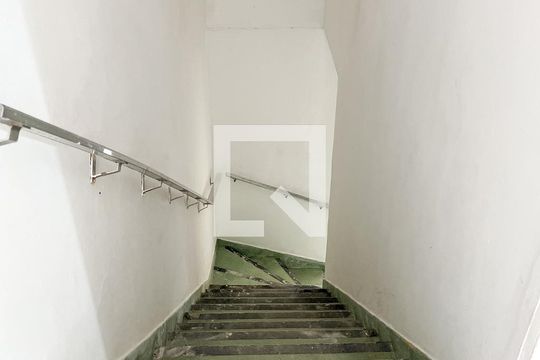 Escada de kitnet/studio à venda com 1 quarto, 32m² em Freguesia do Ó, São Paulo